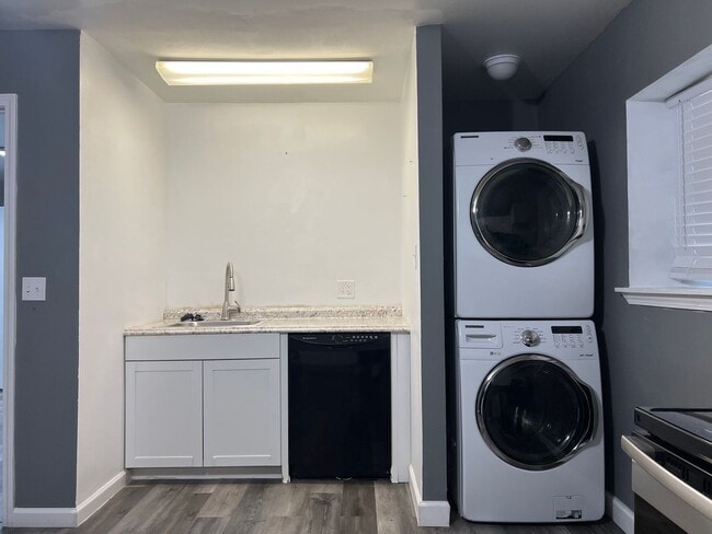 Building Photo - 13301 Kanis Rd