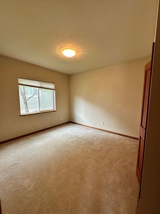 Building Photo - MIE451