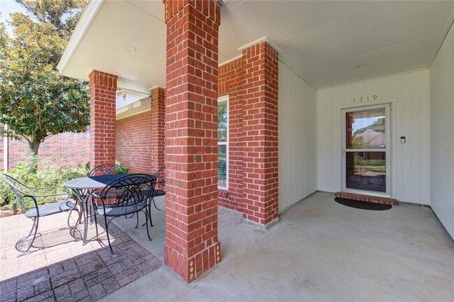 Building Photo - 1219 Hidden Canyon Rd