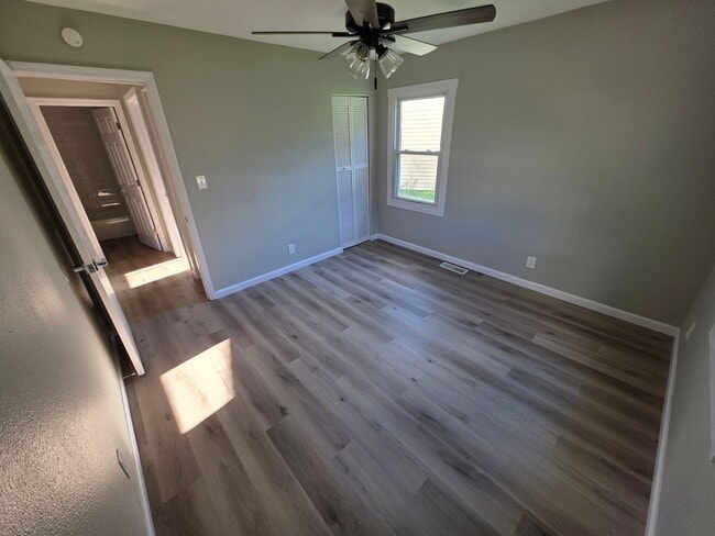 Building Photo - Beautiful 3BD/1BA Available Now