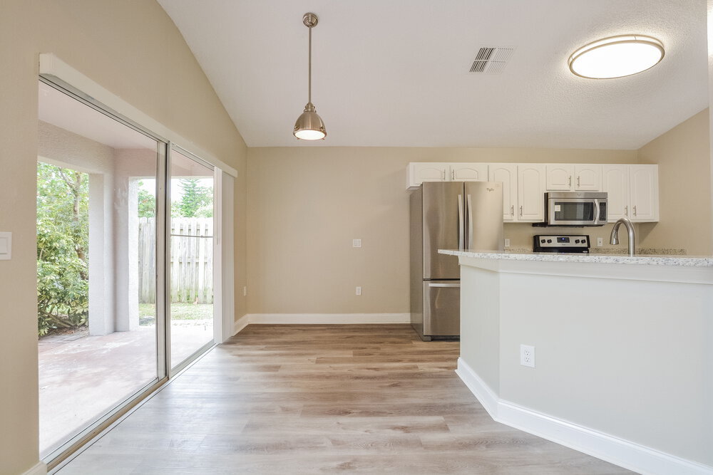 Building Photo - 8344 Lake Amhurst Trail