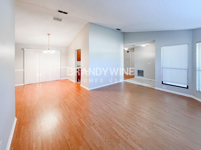 Building Photo - 14280 Falconhead Dr