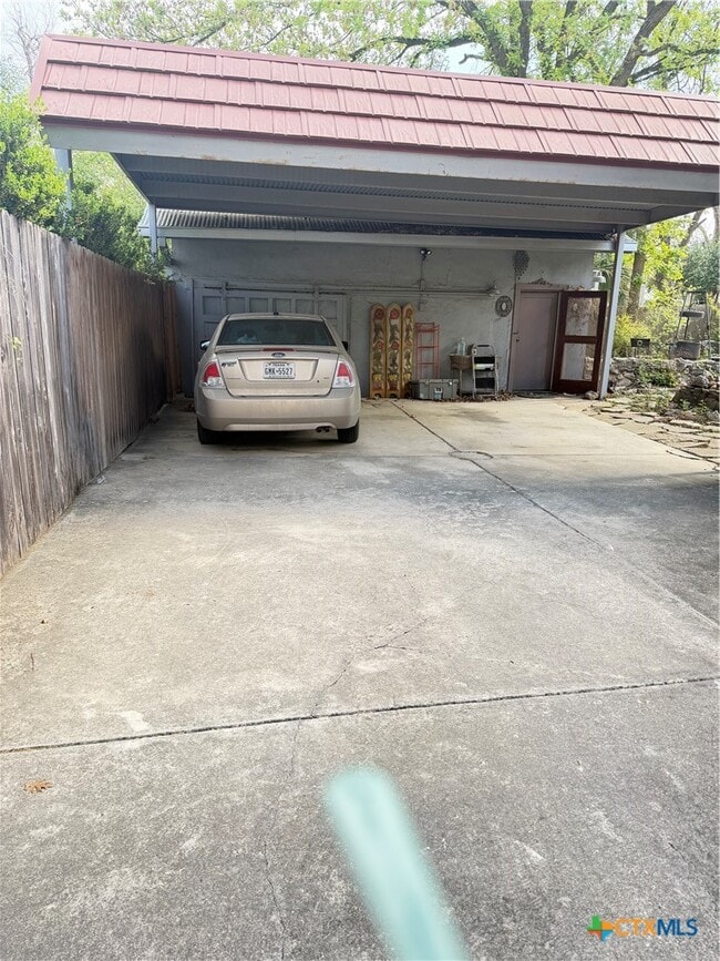 Building Photo - 365 S Sycamore Ave