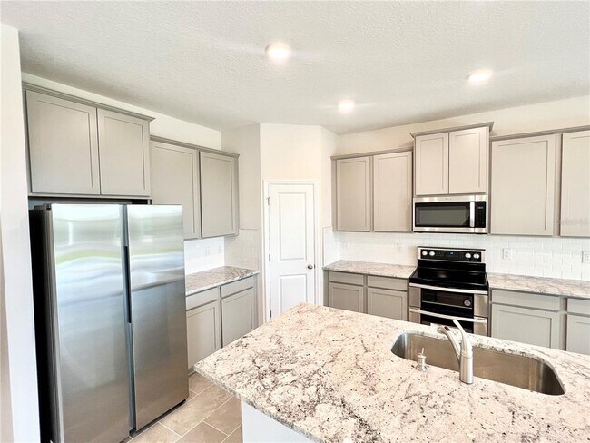 Building Photo - 32303 Rosepine Blvd