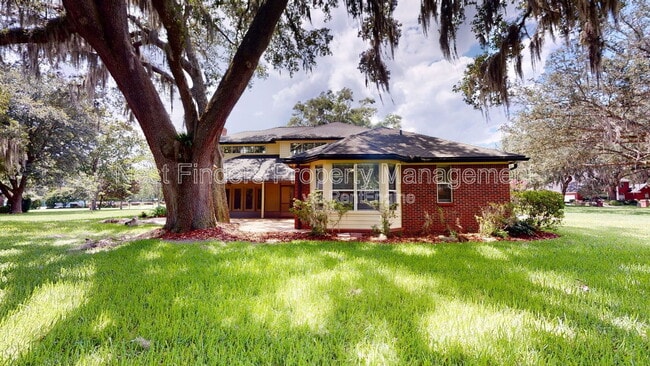 Building Photo - 11881 Honey Locust Dr