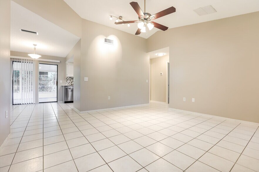Building Photo - 1545 Deer Hollow Blvd