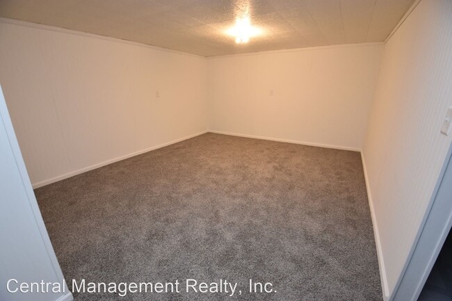 Building Photo - 3 br, 1 bath House - 4039 Manor Drive