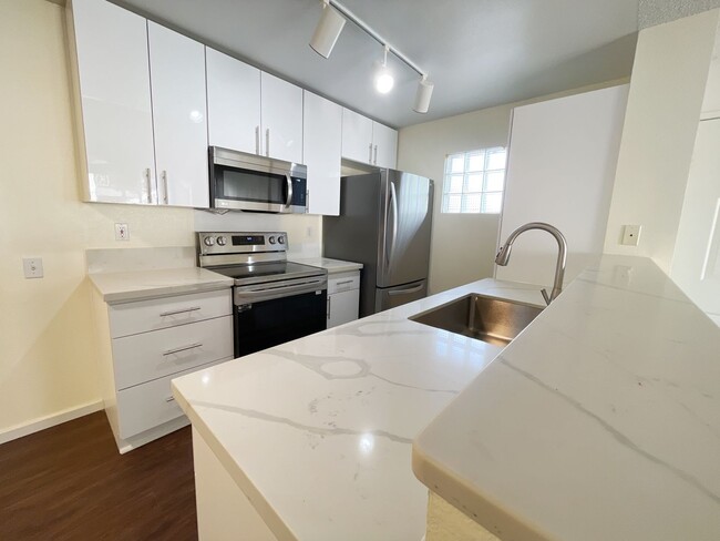Building Photo - 91-1203 KANEANA STREET#B