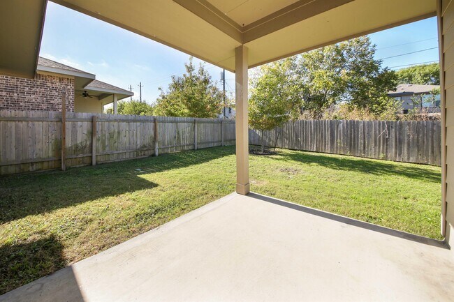 Building Photo - 14002 Madrigal Ln