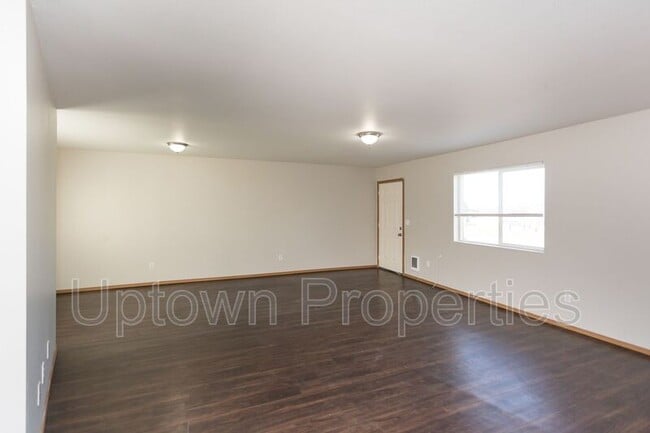 Building Photo - 7230 NE 18th Ave