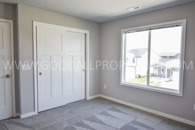 Building Photo - 1730 Howard Dr