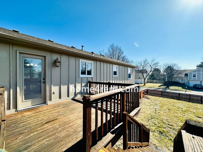 Building Photo - Beautiful, Split-Level Olathe Home w/ Stainless Steel Appliances and a Finished Basement!