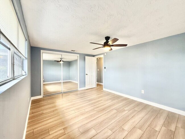 Building Photo - 3411 Cincinnati Dr
