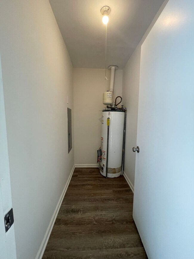 Building Photo - Renovated 3/2.5 House in Chieftain Hills- ...