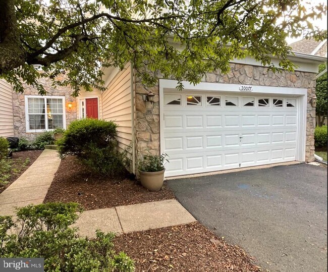 Building Photo - 20077 Inverness Square