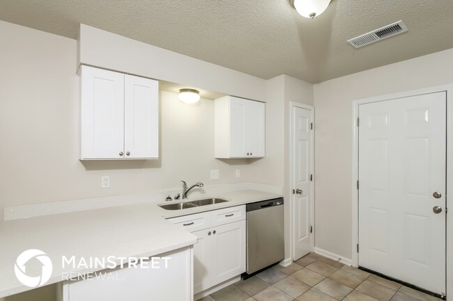 Building Photo - 7073 Gleneagles Dr