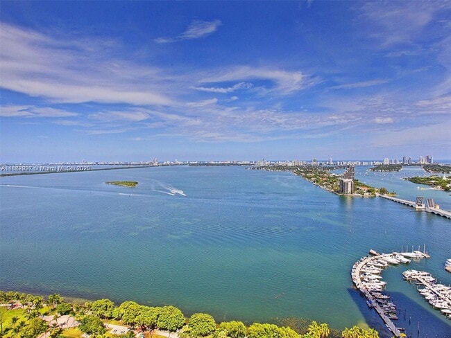 Building Photo - 1750 N Bayshore Dr