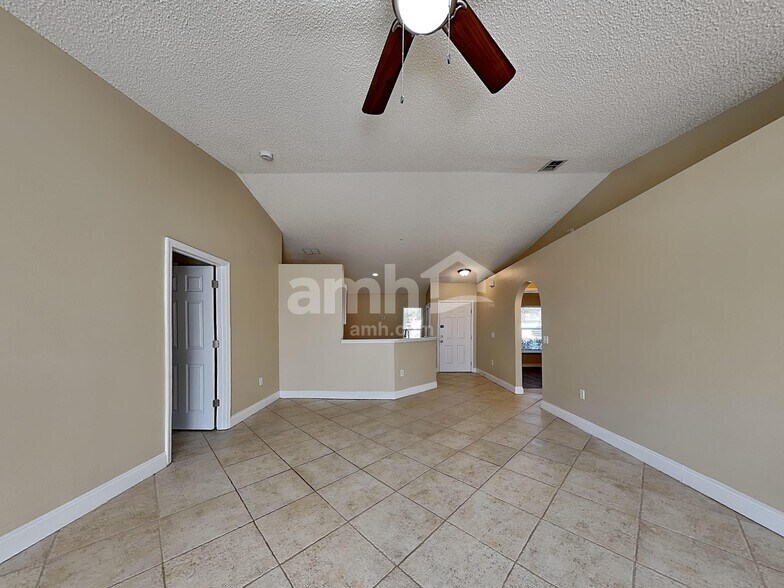 Building Photo - 574 Wekiva Bluff St