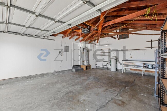 Building Photo - 39372 Drake Wy
