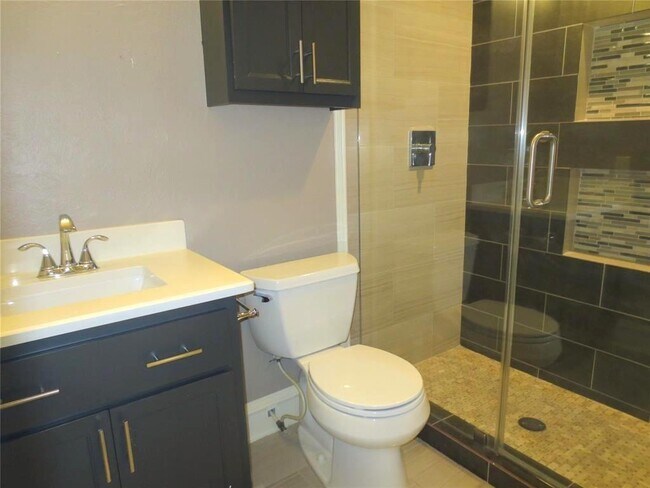 Building Photo - 8214 Split Oak Dr