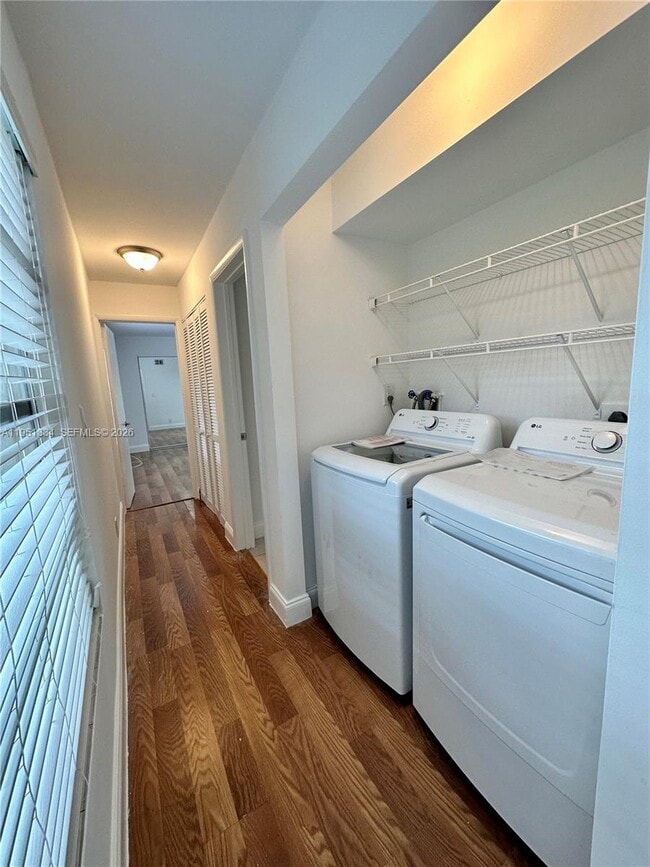 Building Photo - 1361 NE 40th Pl