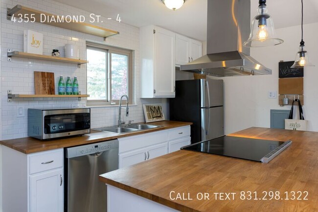 Building Photo - 4355 Diamond St