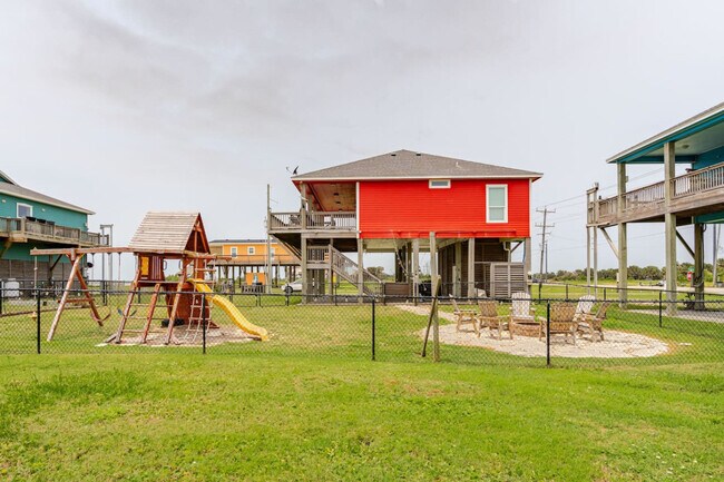 Building Photo - 994 Dolly St