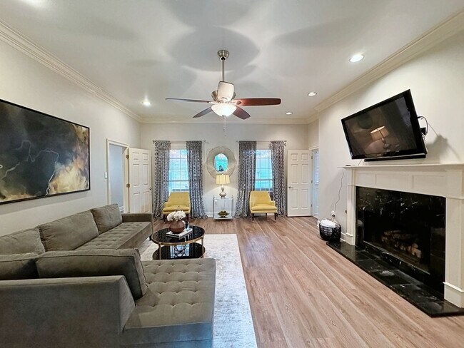 Building Photo - Beautiful Furnished home off Perkins Rd.