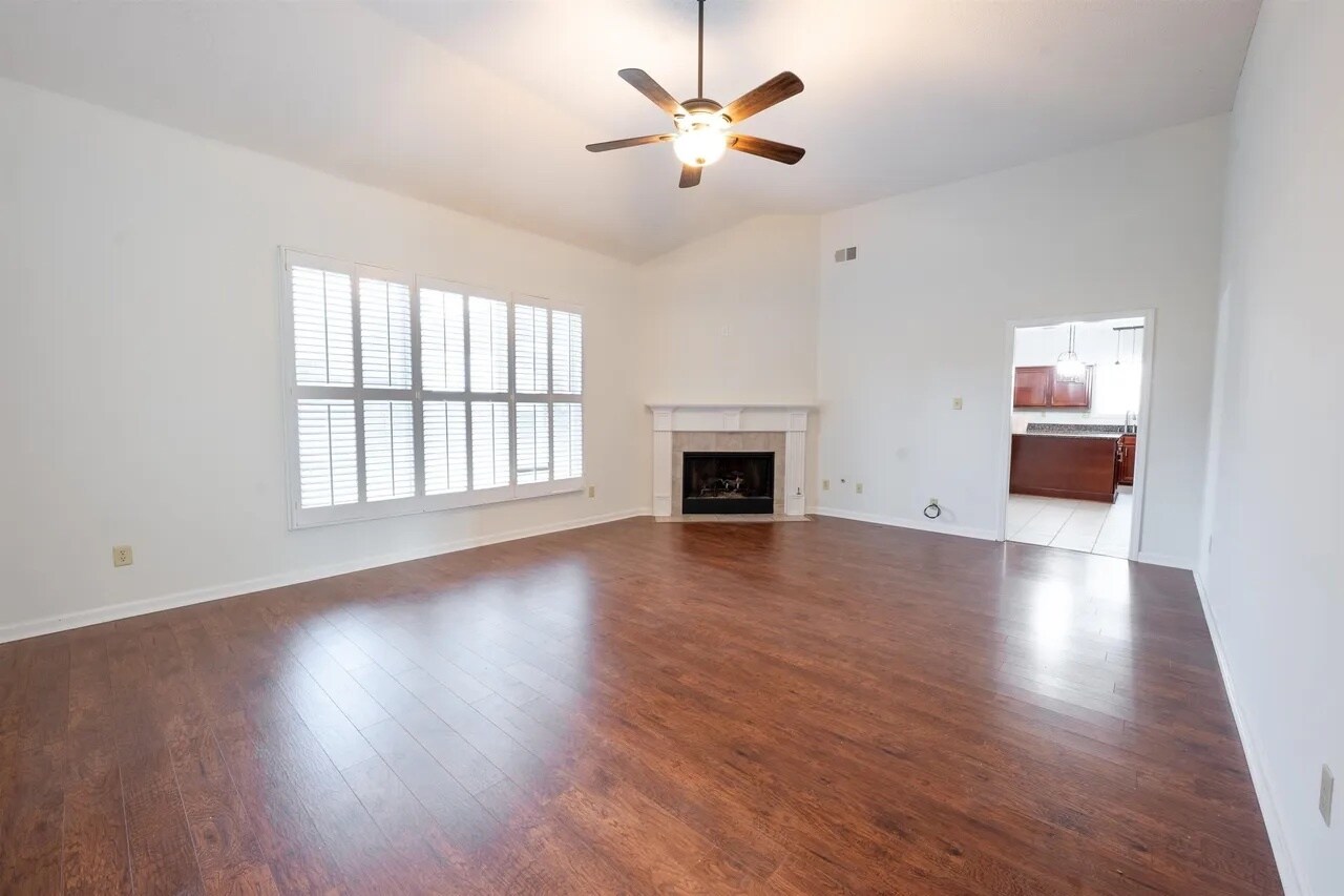 Building Photo - 3911 Lighthouse Ln