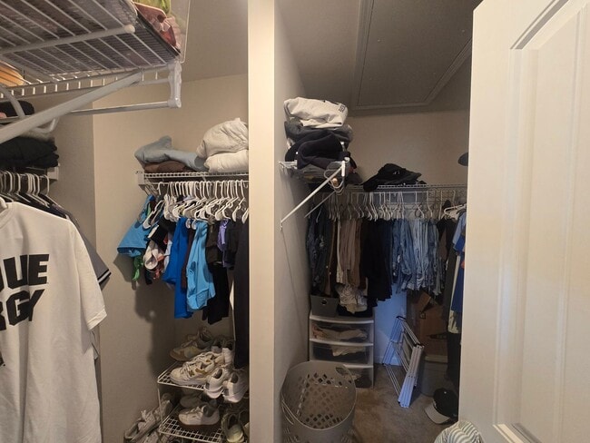 Building Photo - 4BR/3.5BA with 2-Car Garage! Available February 2026