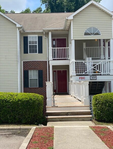 Building Photo - 360 Bubble Creek Ct