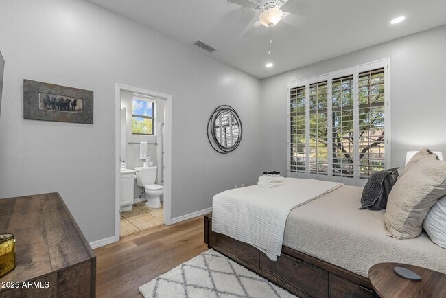 Building Photo - 7474 E Red Bird Rd