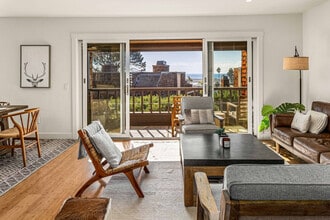 Building Photo - 12933 Caminito Del Canto