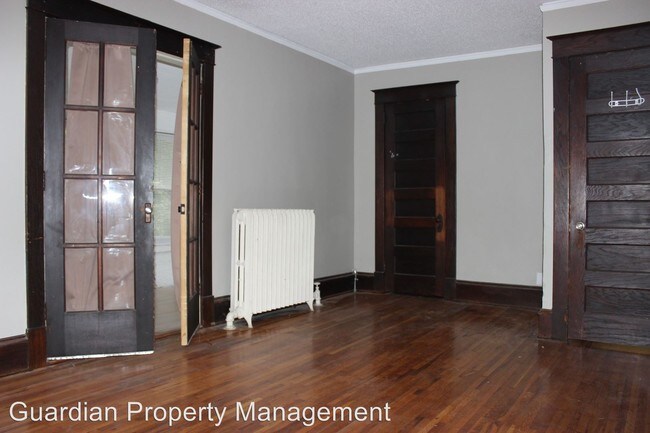 Building Photo - 1024-1026 15th Ave SE