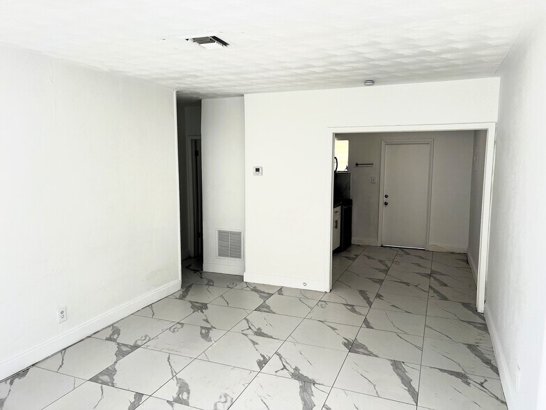 Building Photo - 2226 Cody St