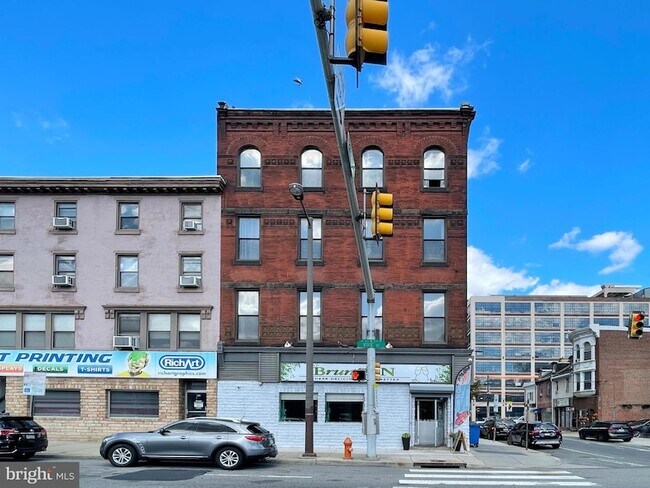 Primary Photo - 1301 Vine St