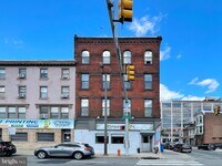 Building Photo - 1301 Vine St
