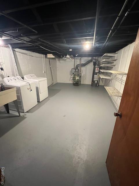 Building Photo - 9118 Riverdale Ave