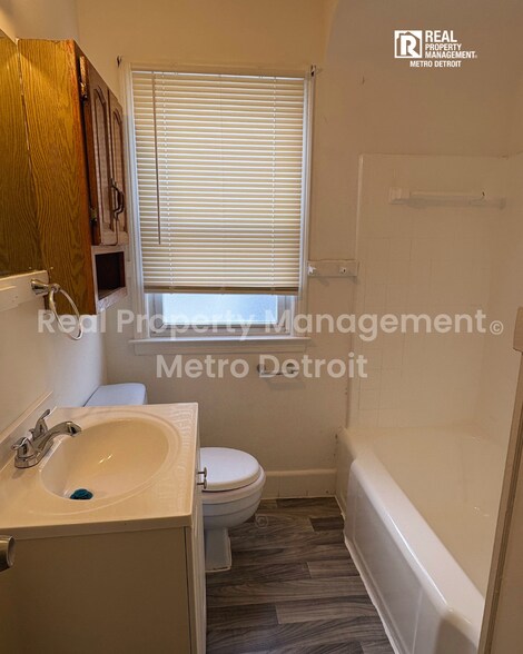 Building Photo - 21242 Beechwood Ave