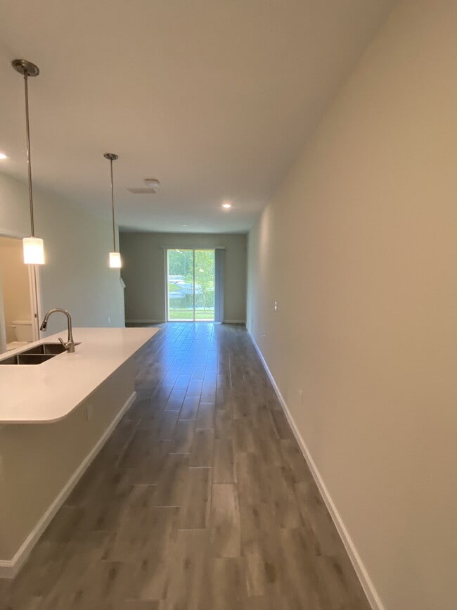 Building Photo - "Charming 3-Bedroom Oasis with 2.5 Baths i...