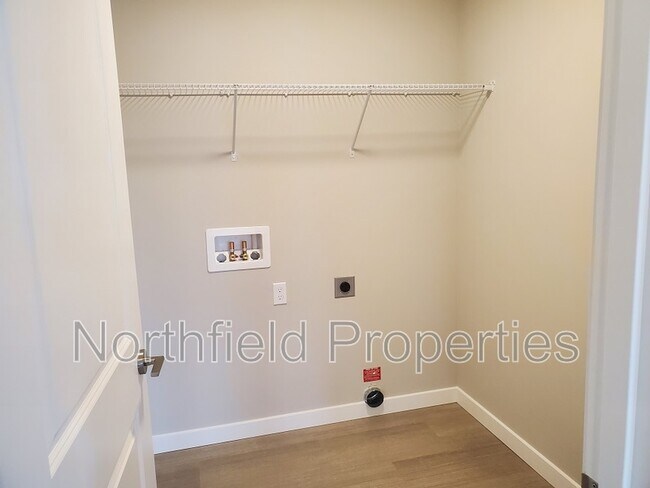 Building Photo - 7605 61st Dr NE