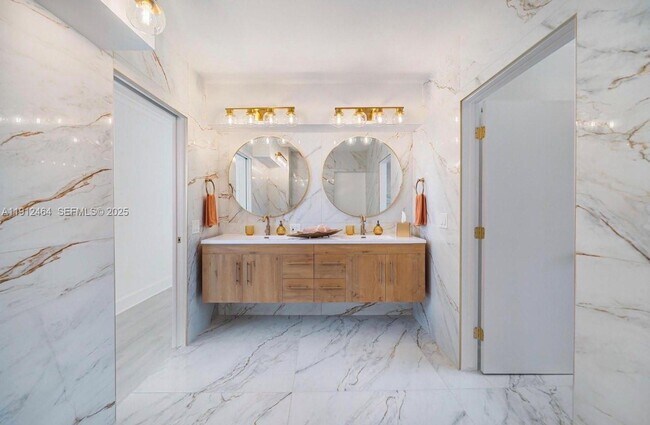 Building Photo - 1457 Certosa Ave