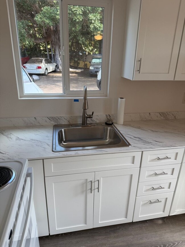 Building Photo - Aloha Apartments