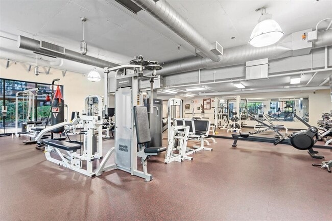 Building Photo - 700 Grove St