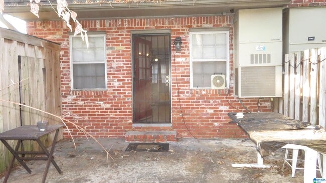 Building Photo - 3937 Montclair Rd