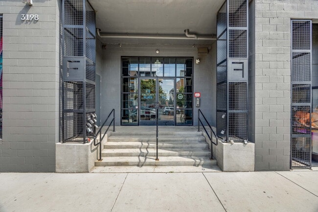 Building Photo - 3198 Blake St