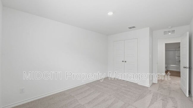 Building Photo - 966 Bluegrass Pt