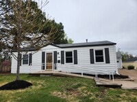 Building Photo - 3/2 newly remodeled, with 1 car garage and...