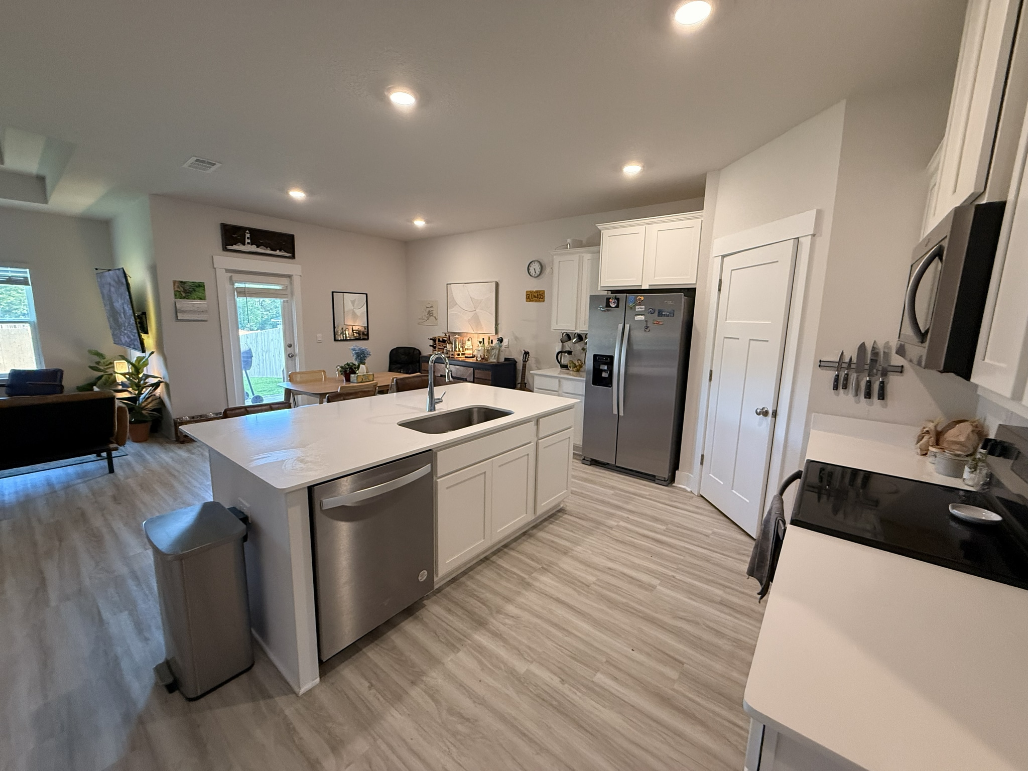 Building Photo - 5851 Sargassum Ln