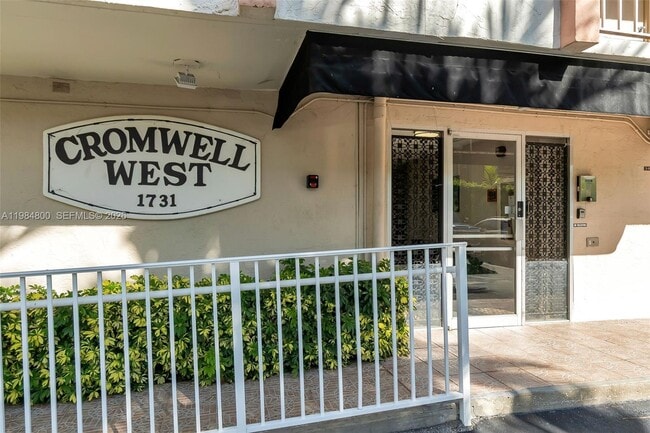 Building Photo - 1731 SE 15th St